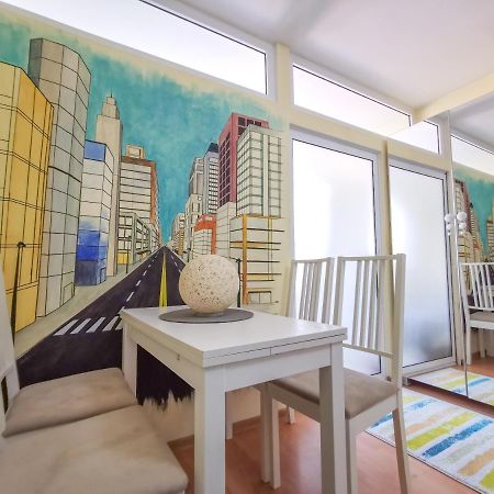 Charming Modern Apartment, Minutes From Downtown Клуж-Напока Экстерьер фото